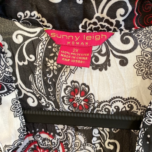 🖤♥️🤍 Sunny Leigh Macy’s Lightweight Crinkly Ruffles Buttons Feminine Romantic - Picture 4 of 13